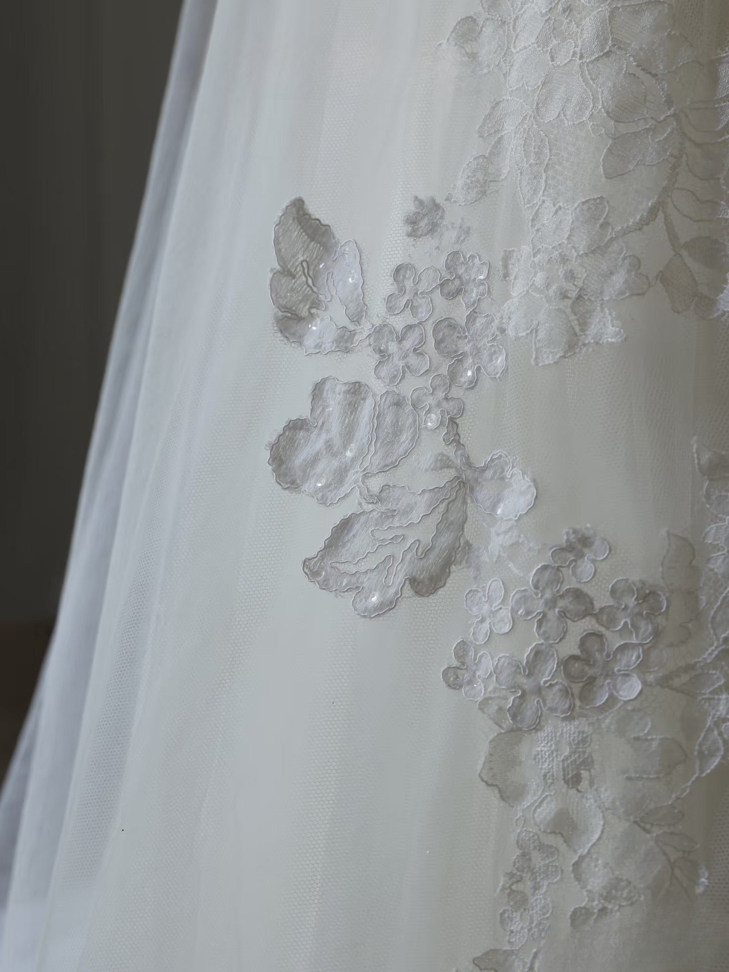Timeless A Line Sweetheart Lace Tulle White Wedding Dresses Brides Dress