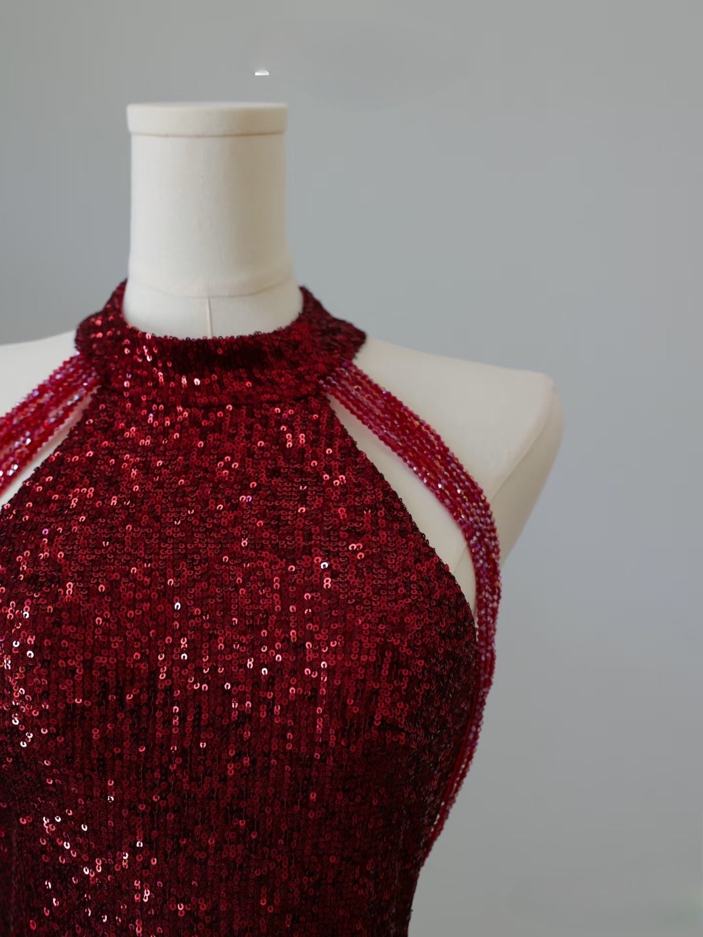 Simple Mermaid Scoop Neckline Burgundy Sequin Long Party Dress Prom Dresses