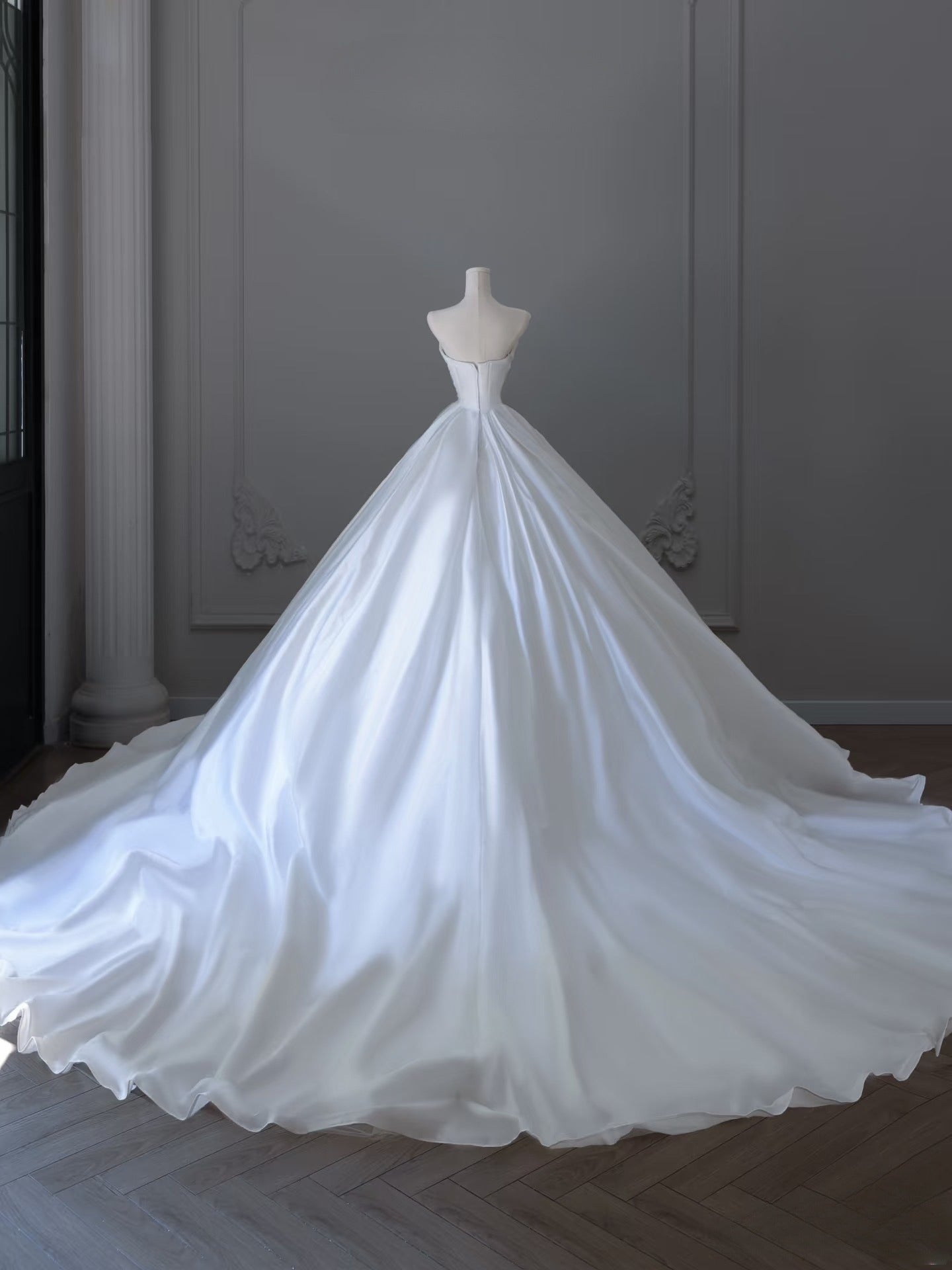 Timeless Ball Gown Strapless Satin White Long Wedding Dress Bridal Dresses