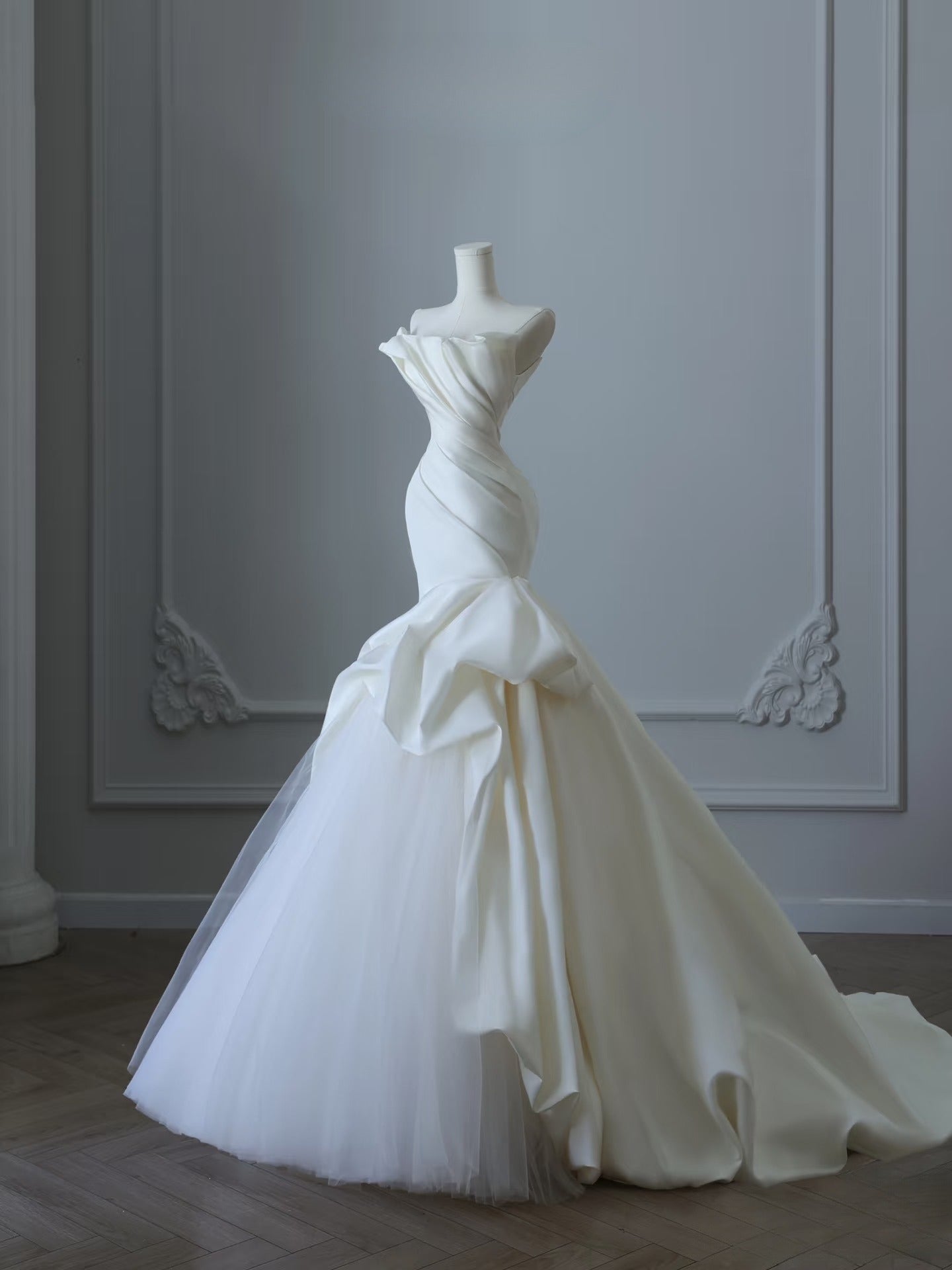 Timeless Mermaid Strapless Satin Ivory Long Wedding Dress Bridal Dresses