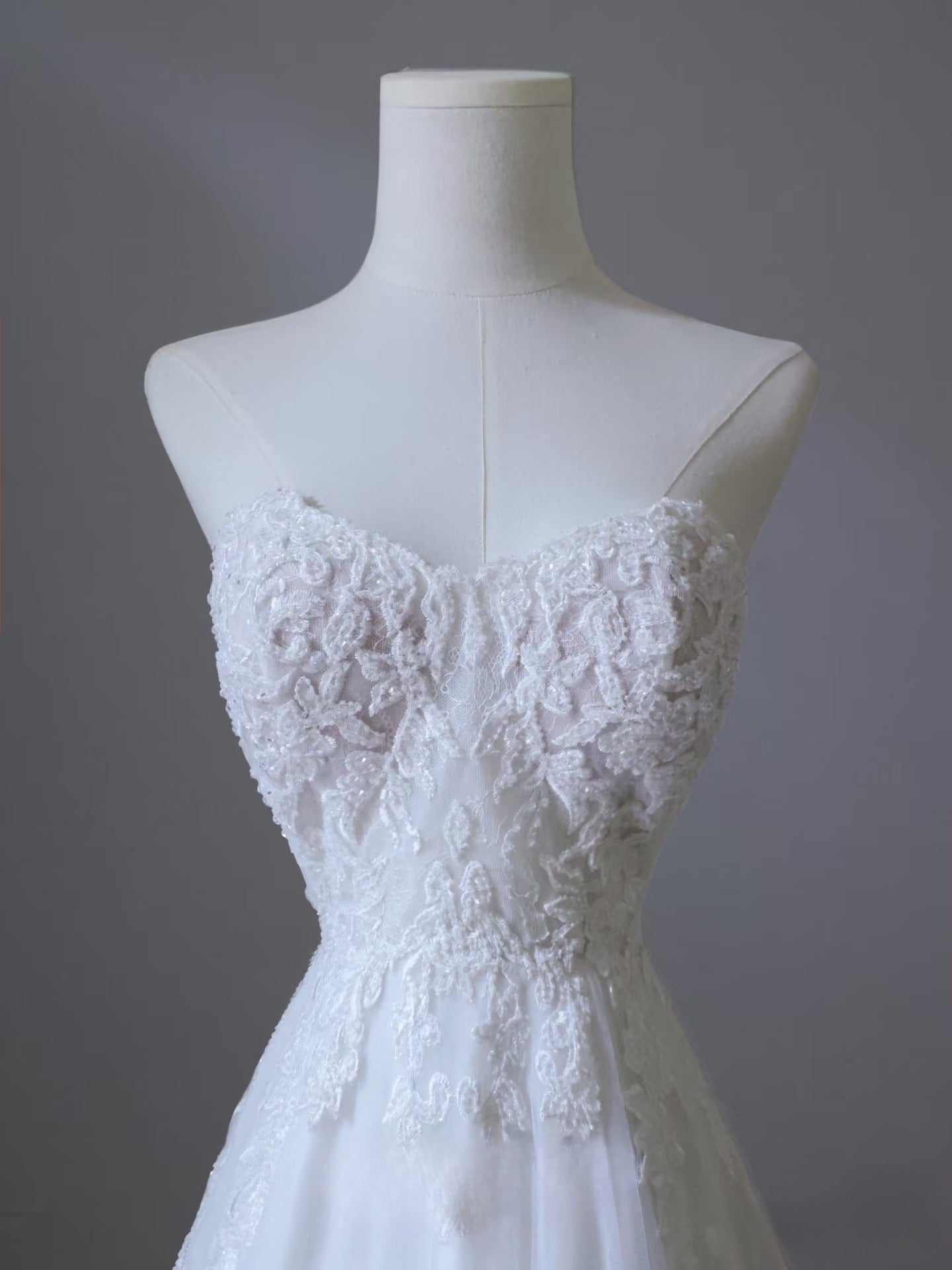 Timeless A line Sweetheart Tulle White Lace Long Wedding Dress Bridal Dresses