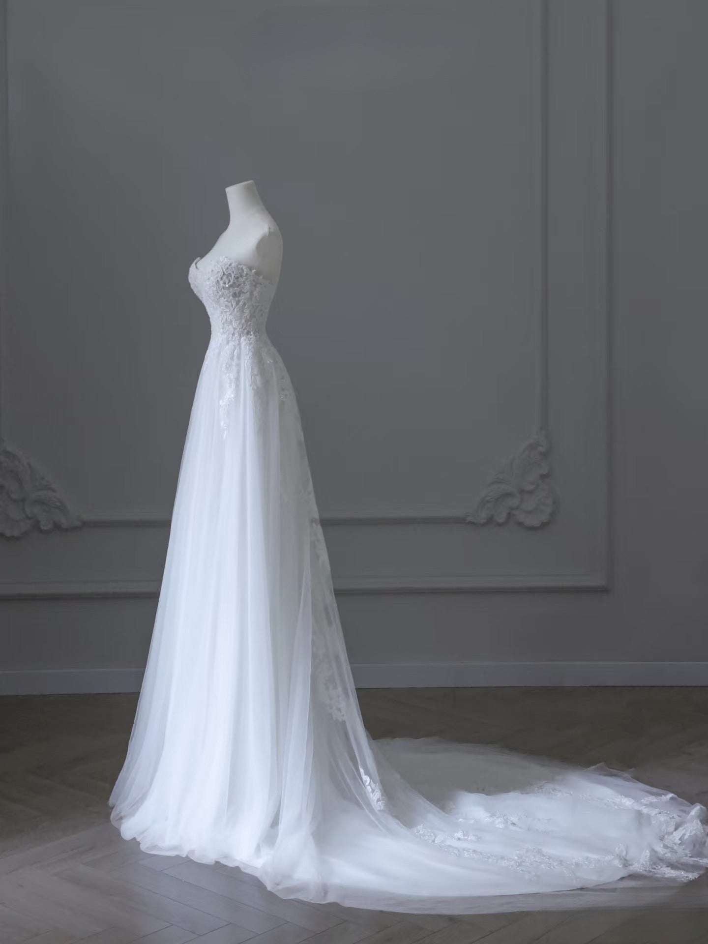 Timeless A line Sweetheart Tulle White Lace Long Wedding Dress Bridal Dresses
