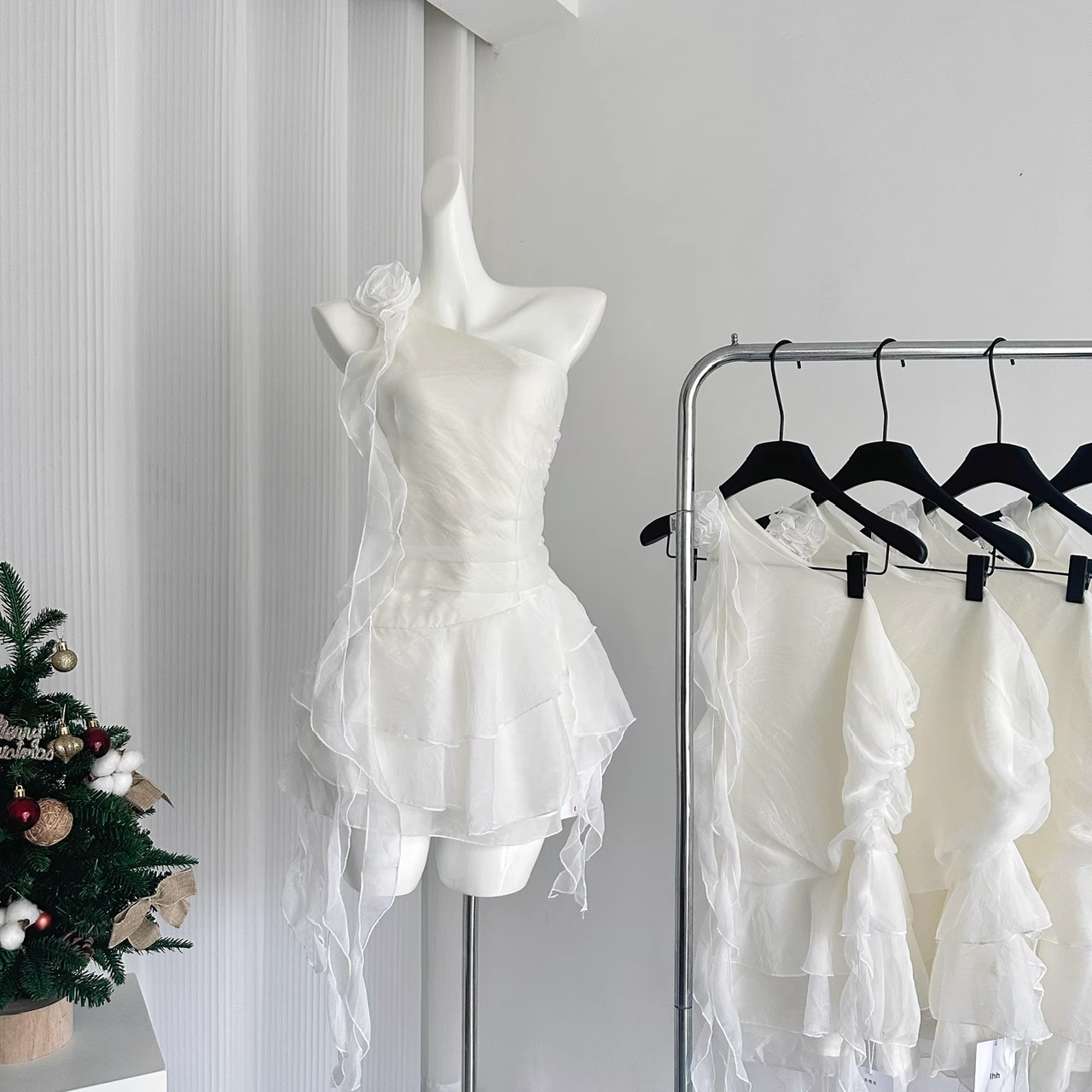 Cute Sheath One Shoulder White Holiday Dresses Short Ruffles Birthday Outfits