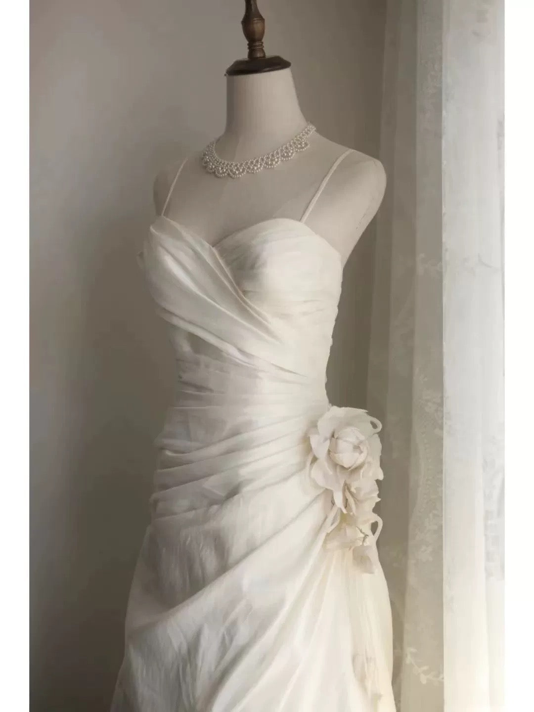 Classy Mermaid Spaghetti Straps White Satin Long Wedding Dress Bridal Dresses