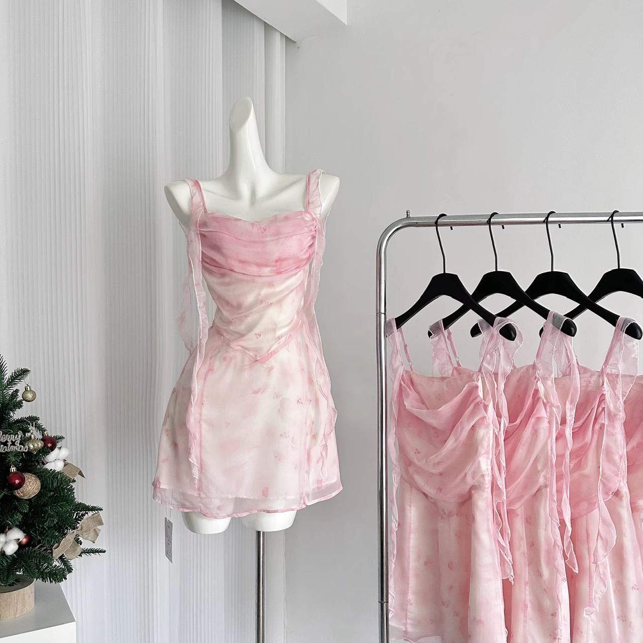 Cute Sheath Straps Sleeveless Floral Pink Dress Short Holiday Dresses