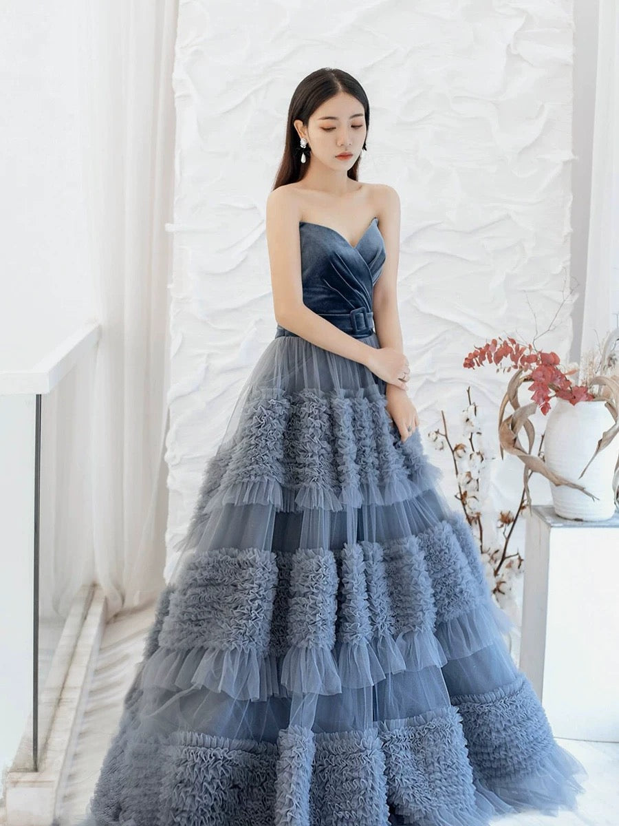 Sexy Ball Gown Sweetheart Neckline Gray Tulle Evening Dress Prom Dresses