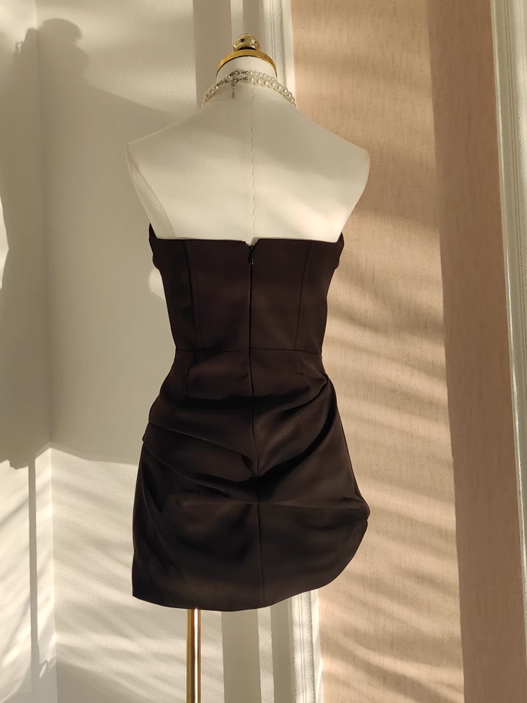 Sexy A Line Sweetheart Ruffles Satin Black Vacation Dresses Short Birthday Outfits