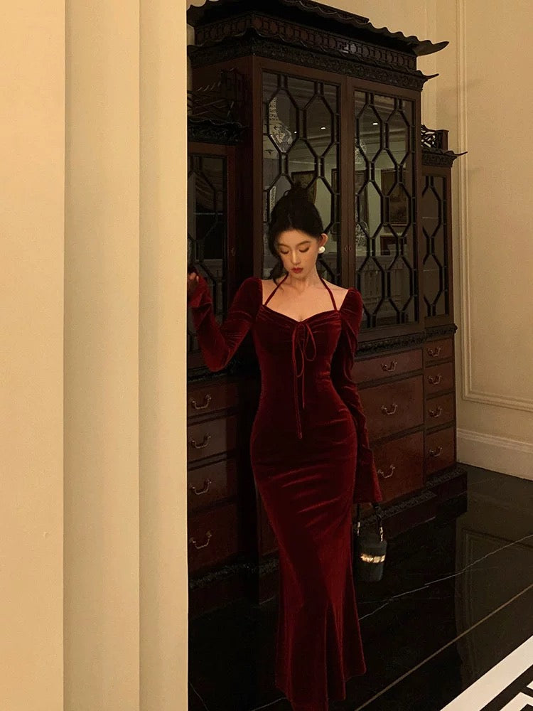 Gorgeous Sheath Halter Long Sleeves Burgundy Velvet Date Night Dress Prom Dresses Birthday Outfit