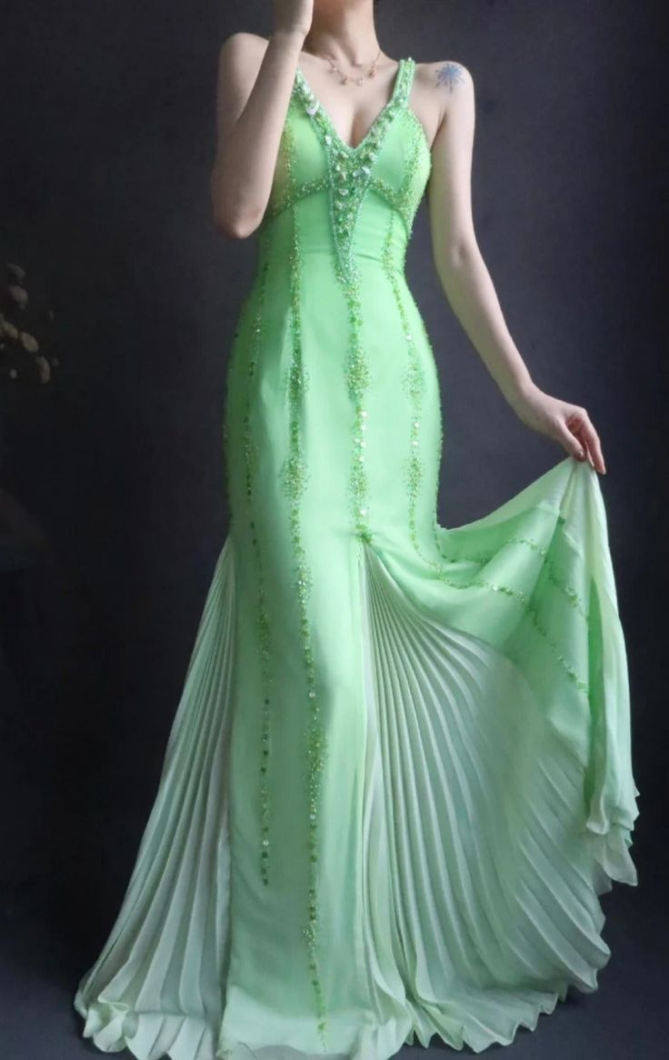 Classy V Neck Green Chiffon Beaded Mermaid Long Party Dress Evening Gown