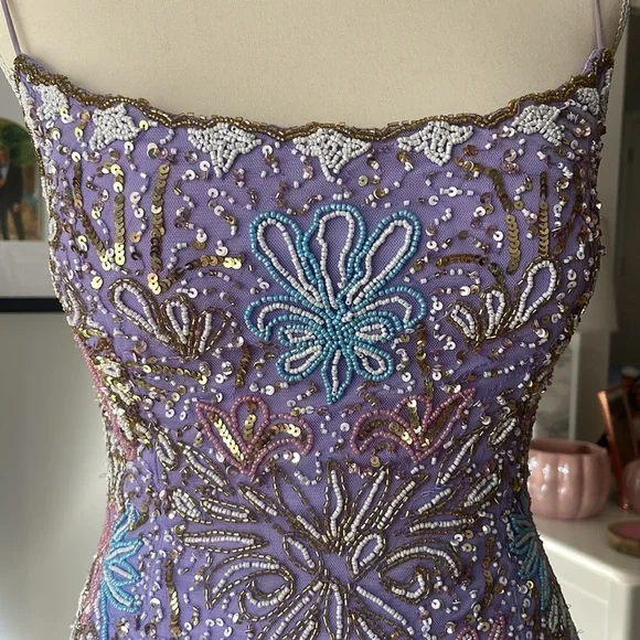 Gorgeous Lavender Spaghetti Straps Lace Sequin Beaded Sheath Cocktail Dress Backless Short Graduation Homecoming Dress