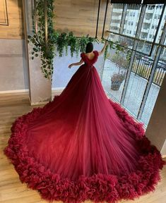 A-line V Neck Ball Gwon Puffy Burgundy Sweet Ruffled Quinceanera Dress Tulle Sweet 16 Train Dress Dresses