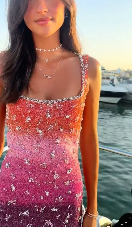 Gorgeous Sequin Beaded Sheath Cocktail Dress Square Neck Short Homecoming Dress Birthday Outfits