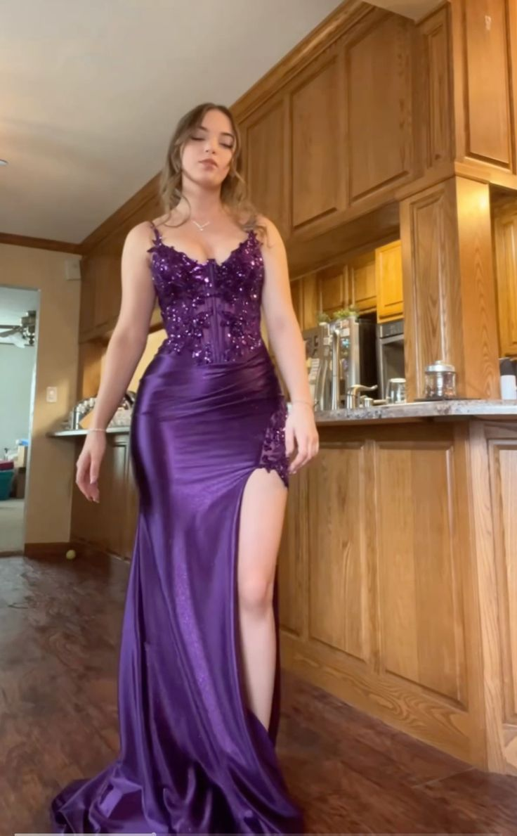 Elegant Spaghetti Straps Purple Satin Appliques Beaded Mermaid Evening Dress Side Slit Long Wedding Guest Dress