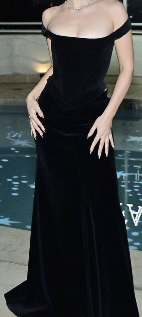 Vintage Black Off The Shoulder Velvet Mermaid Long Party Dress Formal Wedding Guest Dress