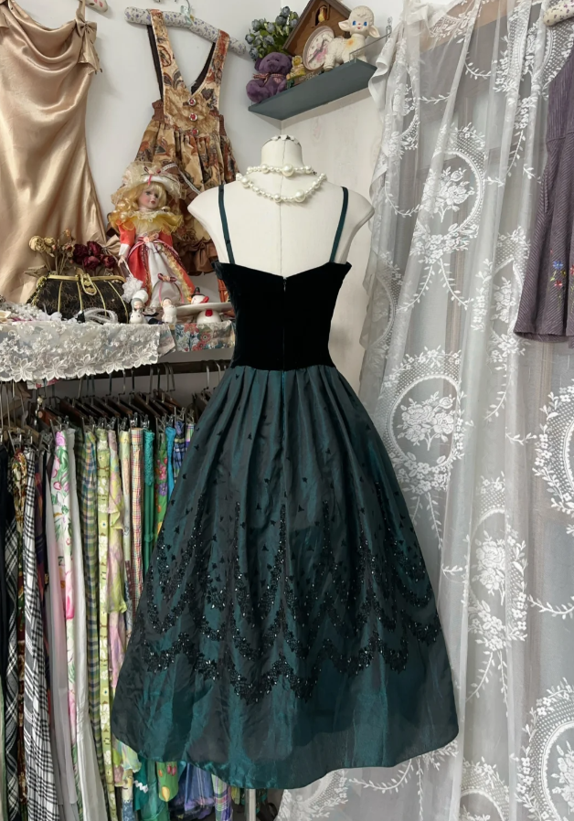 Vintage Green Spaghetti Straps Satin Beaded A Line Long Party Dress Prom Dresses