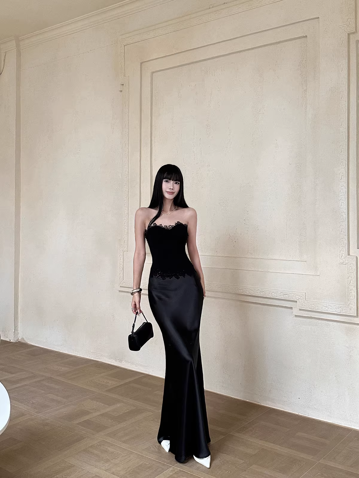 Pretty Lace Appliques Strapless Mermaid Evening Dress Party Dress Black Satin Long Wedding Guest Dress