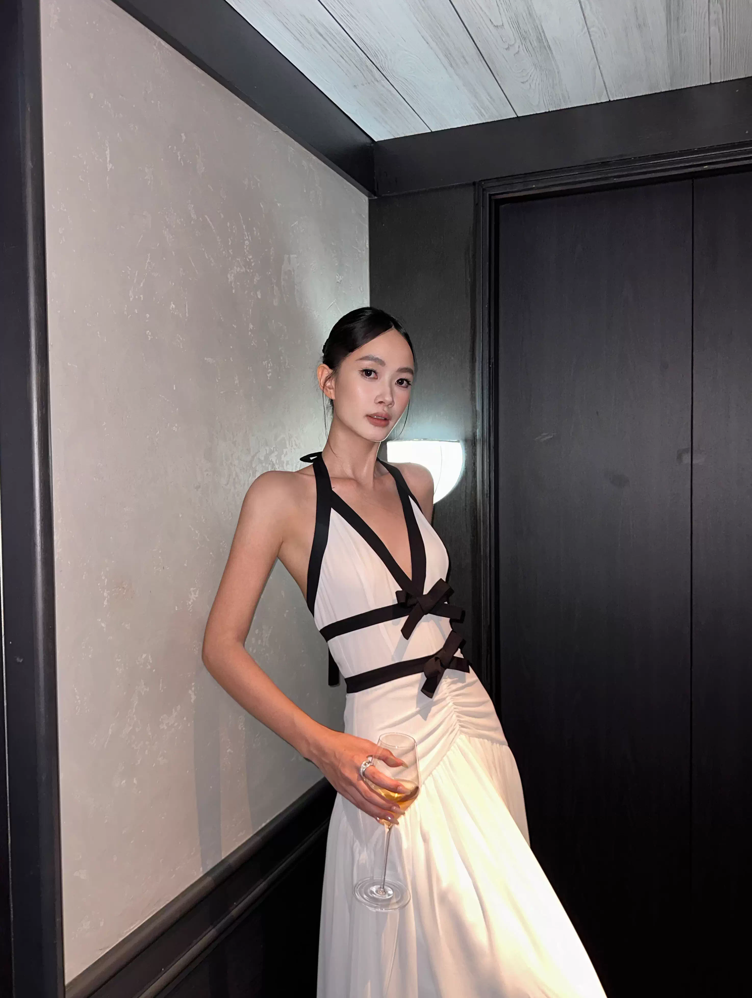 Sexy Halter V Neck Off White Chiffon Mermaid Long Wedding Guest Dress Backless Evening Dress With Bow