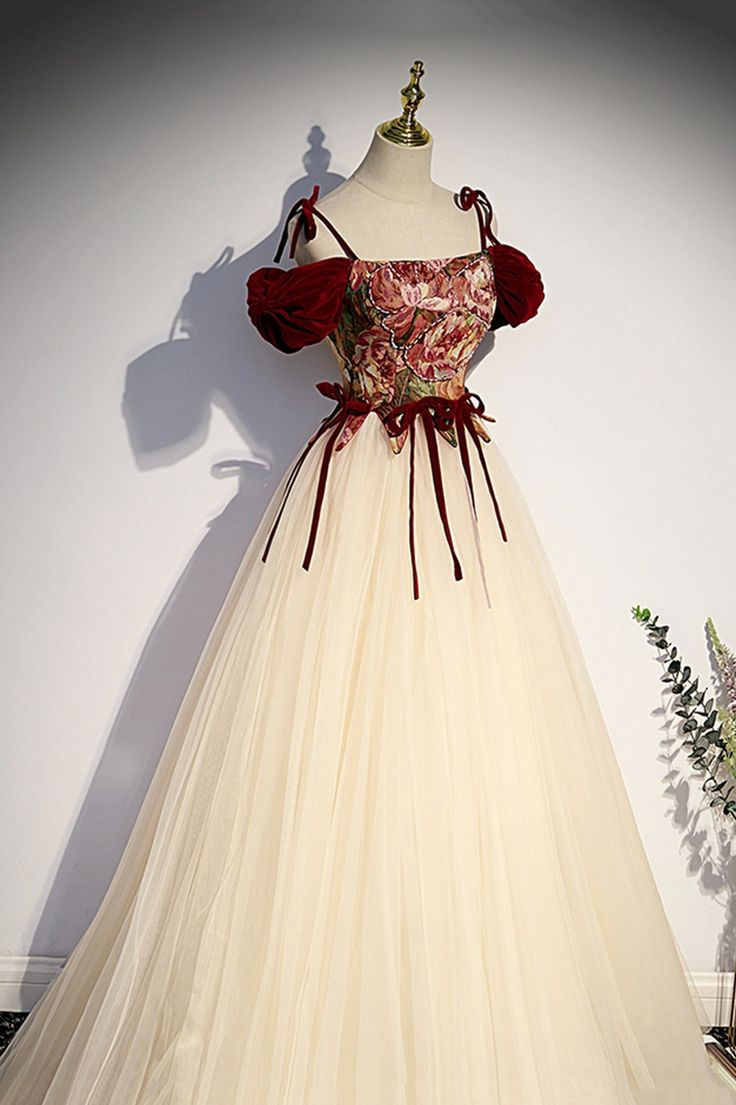 Vintage Spaghetti Straps Tulle A Line Ball Gown Champagne Formal Prom Dress