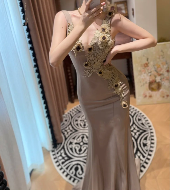 Vintage V Neck Satin Lace Appliques Mermaid Party Dress Evening Gown Long Wedding Guest Dress