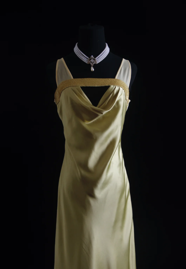 Chic Yellow Sleeveless Satin Long Wedding Guest Dress Party Dress