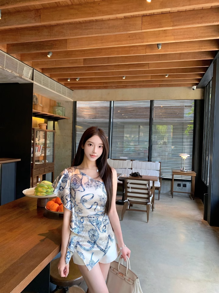 Off-shoulder Irregular Satin Print Hot Girl Sexy Mini Dress