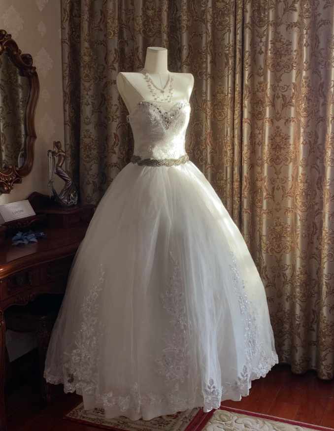 Pretty White Strapless Tulle Beaded Appliques Long Wedding Dress Bridal Dress
