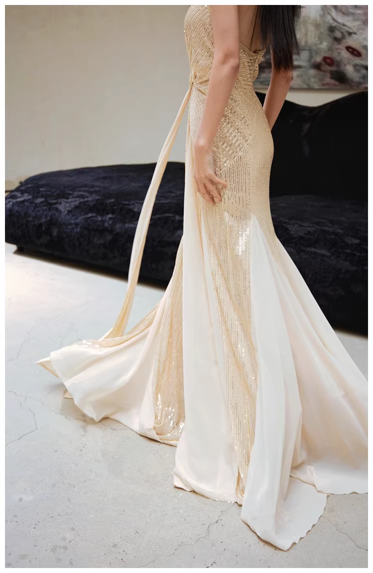 Gorgeous Halter V Neck Champagne Gold Sequin Mermaid Long Evening Dress Formal Birthday Outfits