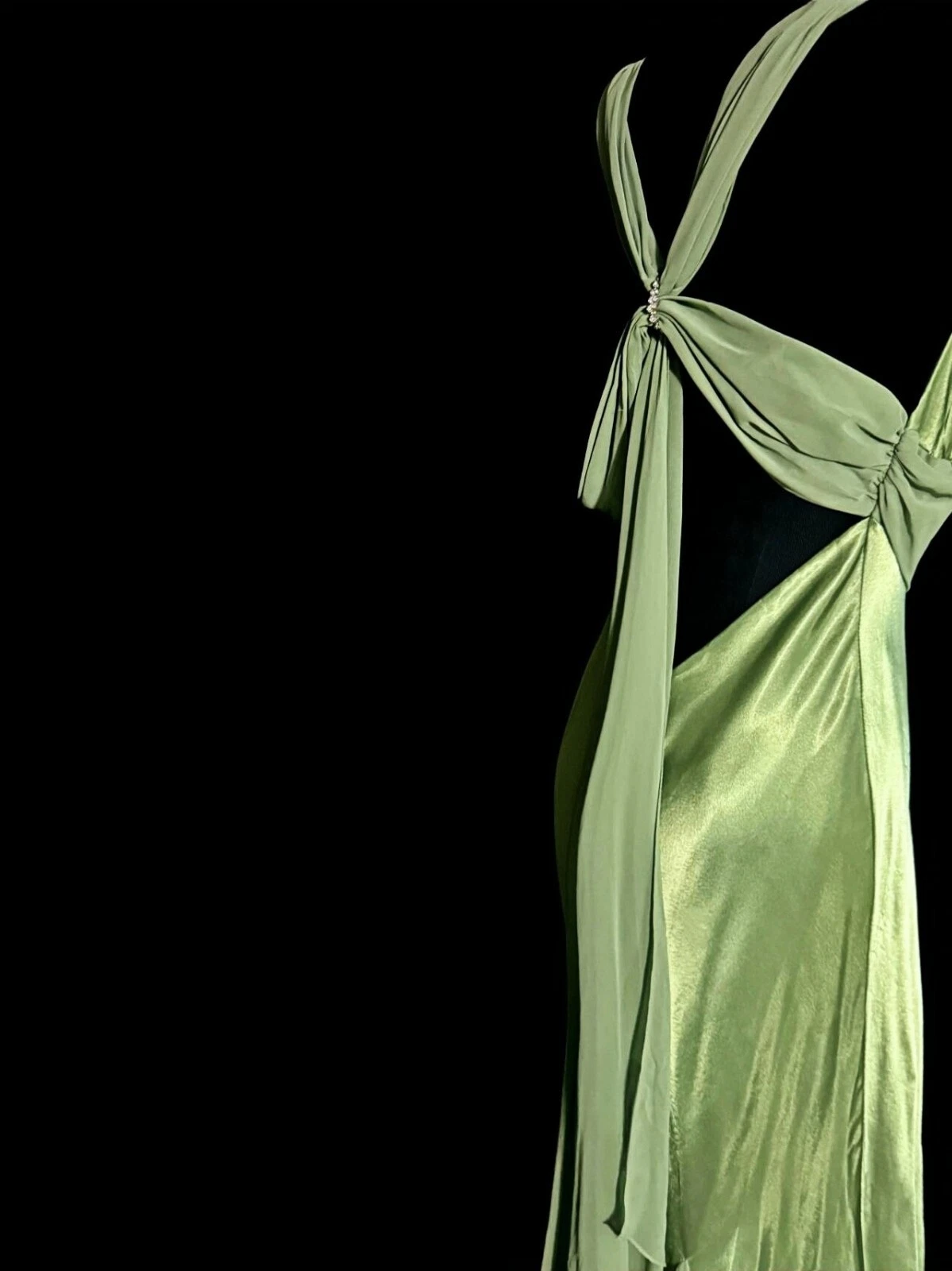 Sexy Green Prom Dress Satin V-Neck Backless Pleated Evening Dress