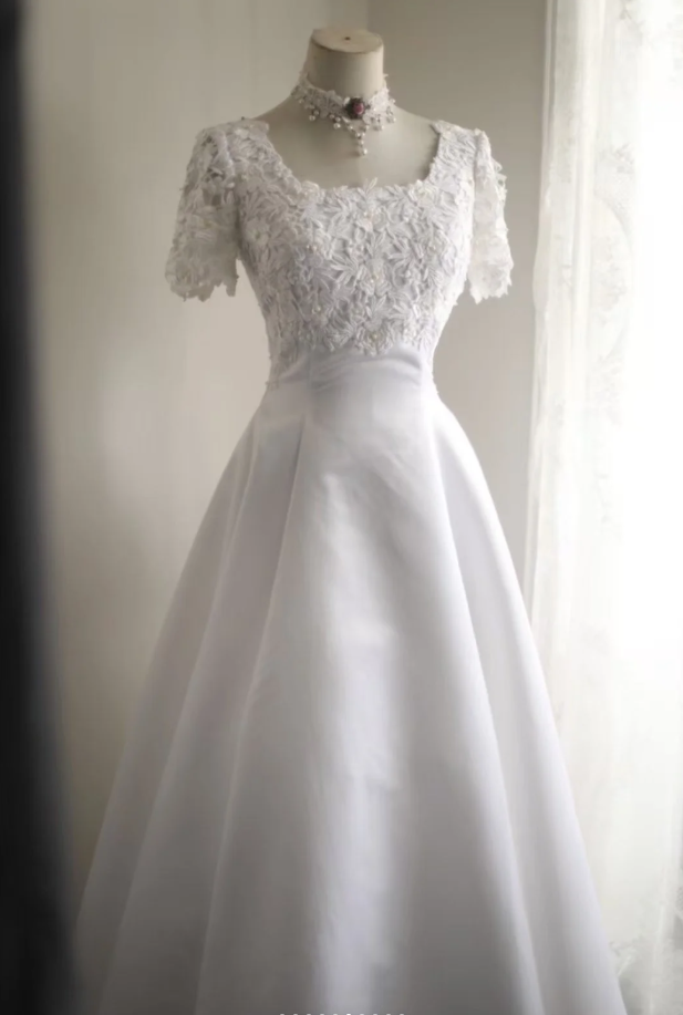 Classy Lace Appliques Satin A Line White Long Wedding Dress Bridal Dress