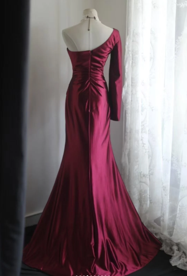 Vintage Burgundy One Shoulder Satin Pleated Long Wedding Guest Dress Formal Slit Party Dress