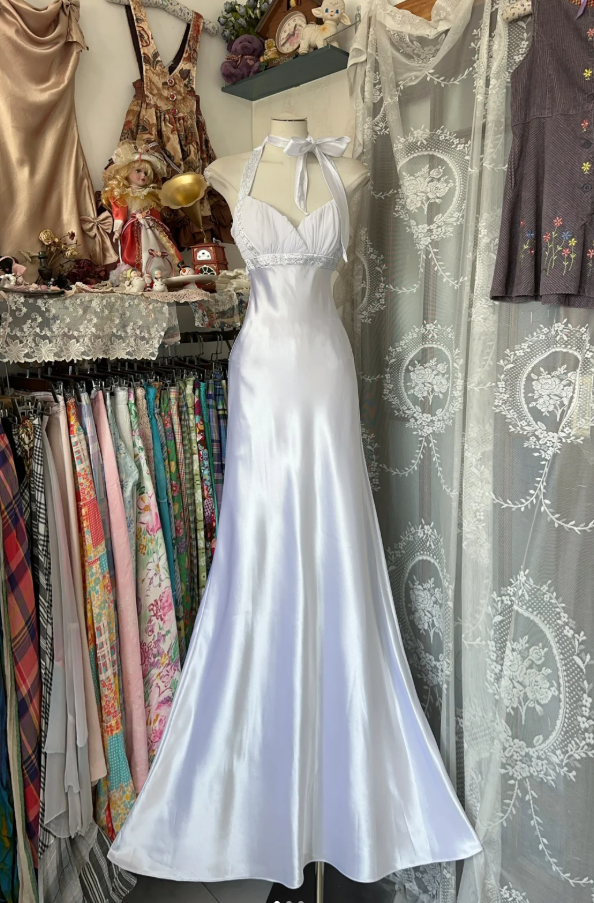Elegant White Halter satin Beaded Long Wedding Guest Dress Backless Mermaid Evening Dress
