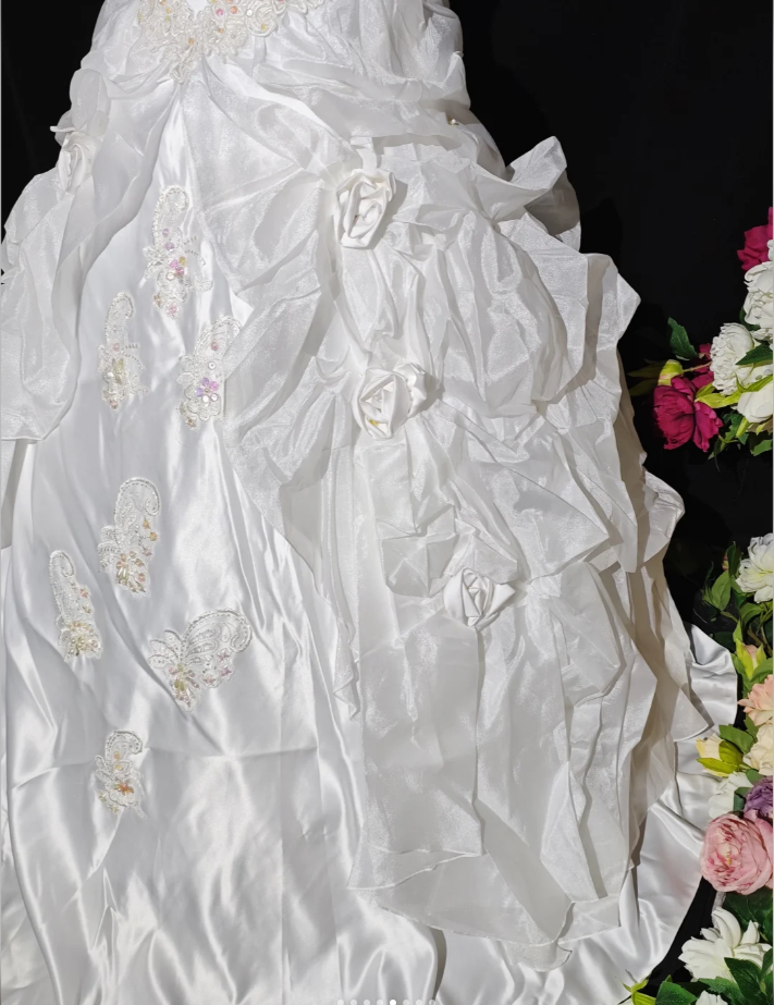 Vintage White Ball Gown Off The Shoulder Satin Pleated Appliques Beaded Birthday Quinceanera Dress
