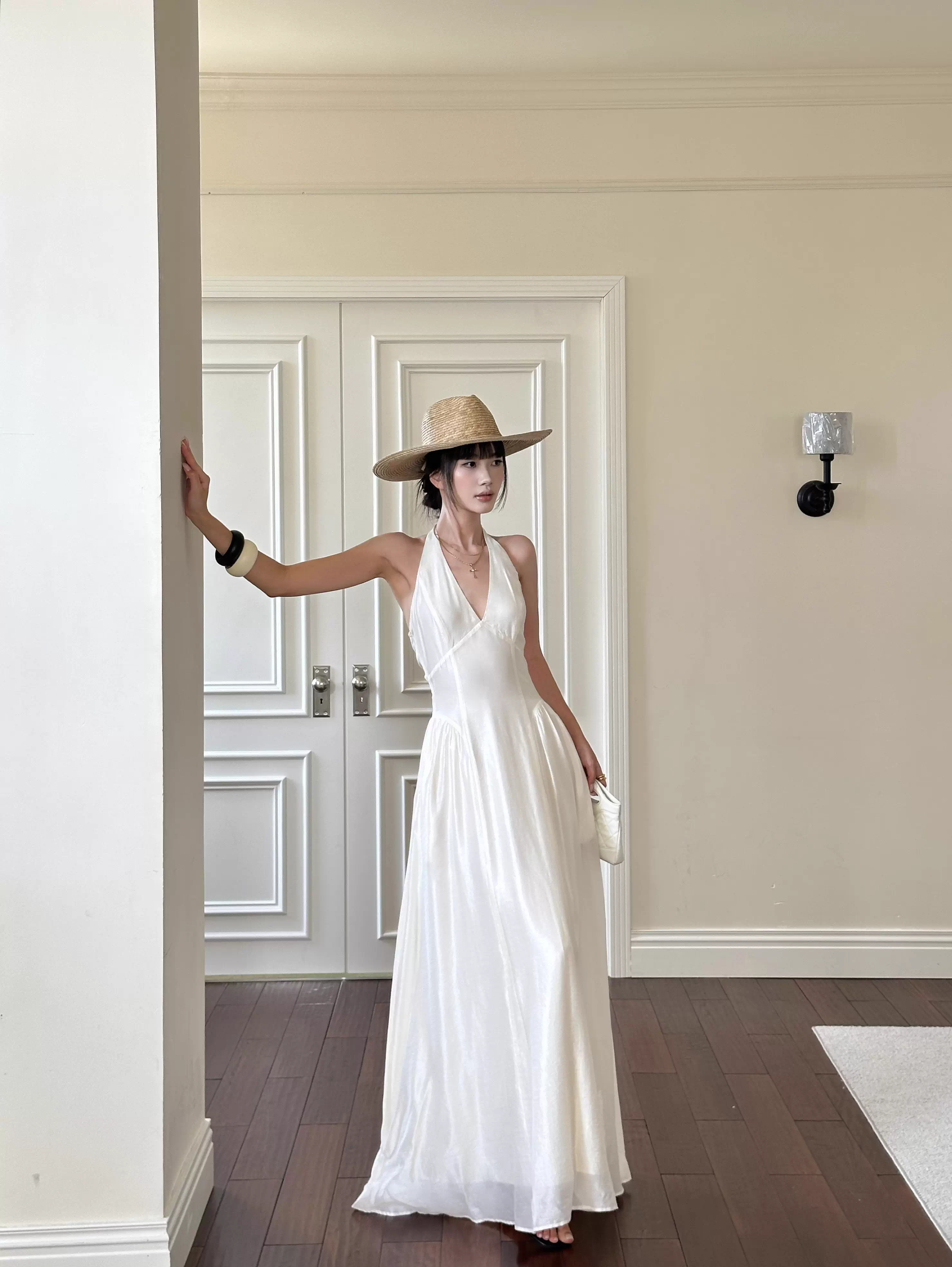 Sexy Halter V Neck White A Line Long Party Dress Formal Evening Gown