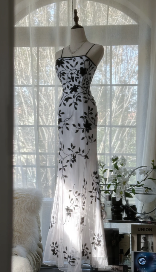 Unique Spaghetti Straps White Chiffon Black Beaded Mermaid Long Evening Dress Formal Birthday Party Dress