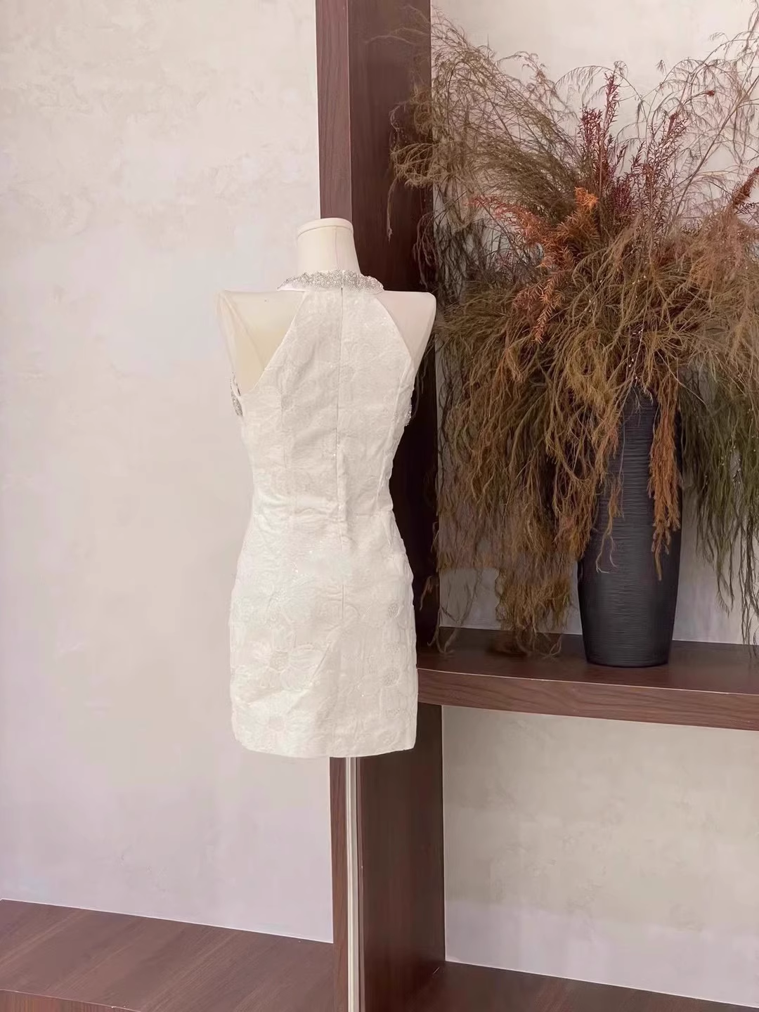Classy White Three-Dimensional Flower Round Neck Sleeveless Halter Short Party Dress Birthday Outfits