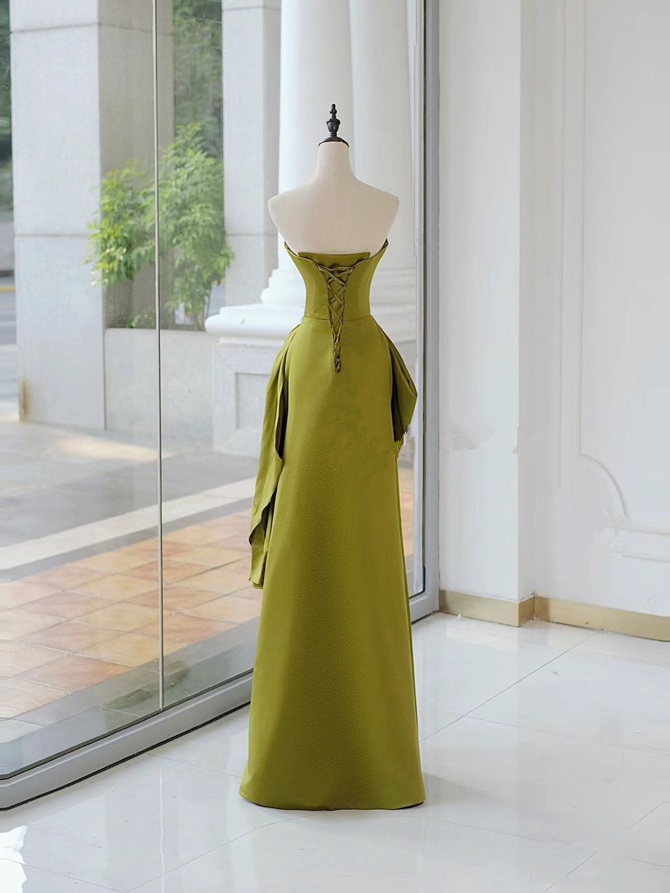 Chic Green Satin Strapless Appliques Prom Dress Long Party Evening Gown
