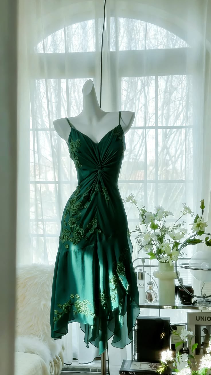 Fashion Spaghetti Straps Appliques Beaded Green Chiffon Homecoming Dress Graduation Dress