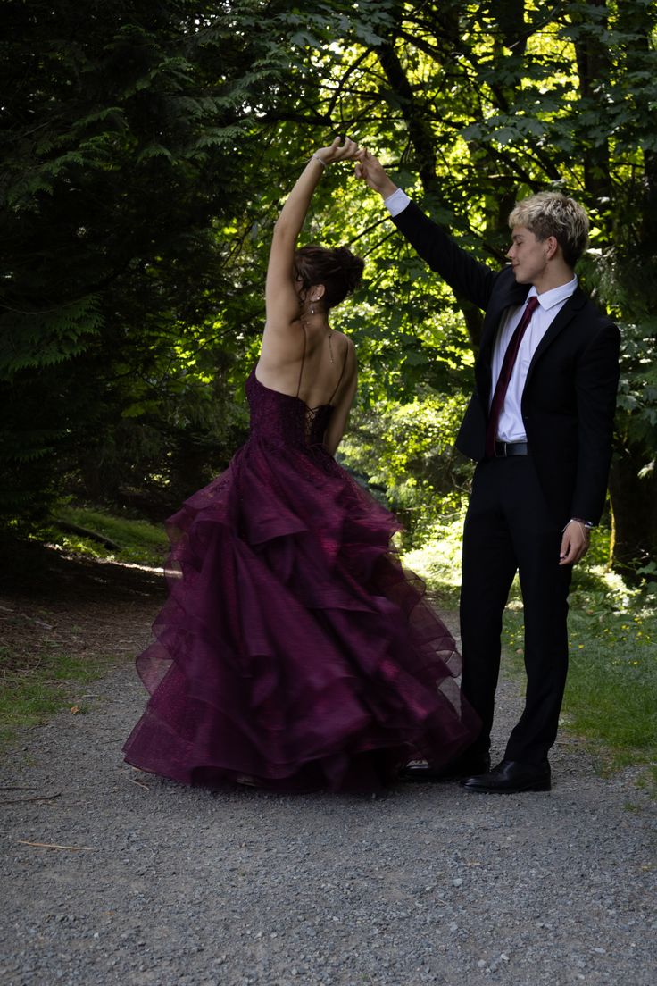 Vintage Burgundy Spaghetti Strap A-Line Multi-Layer Sequin Tulle Long Prom Dress Evening Dress