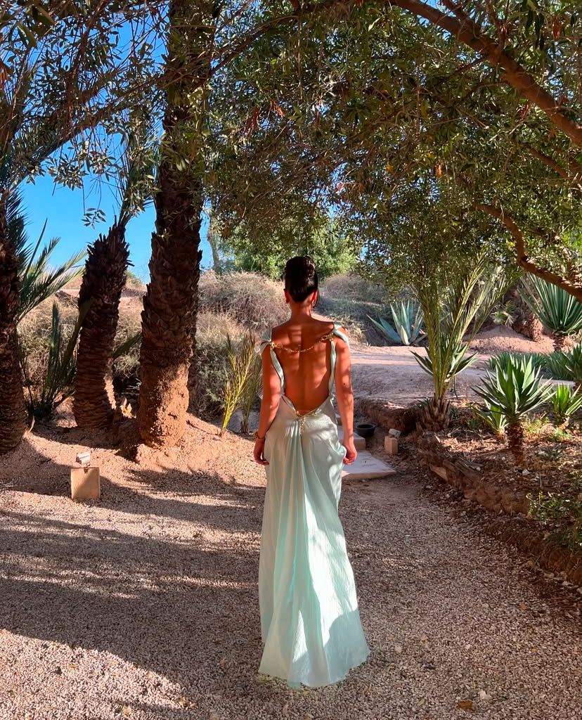 Retro Mermaid Deep V-neck Backless Metal Chain Satin Long Prom Dress Evening Dress