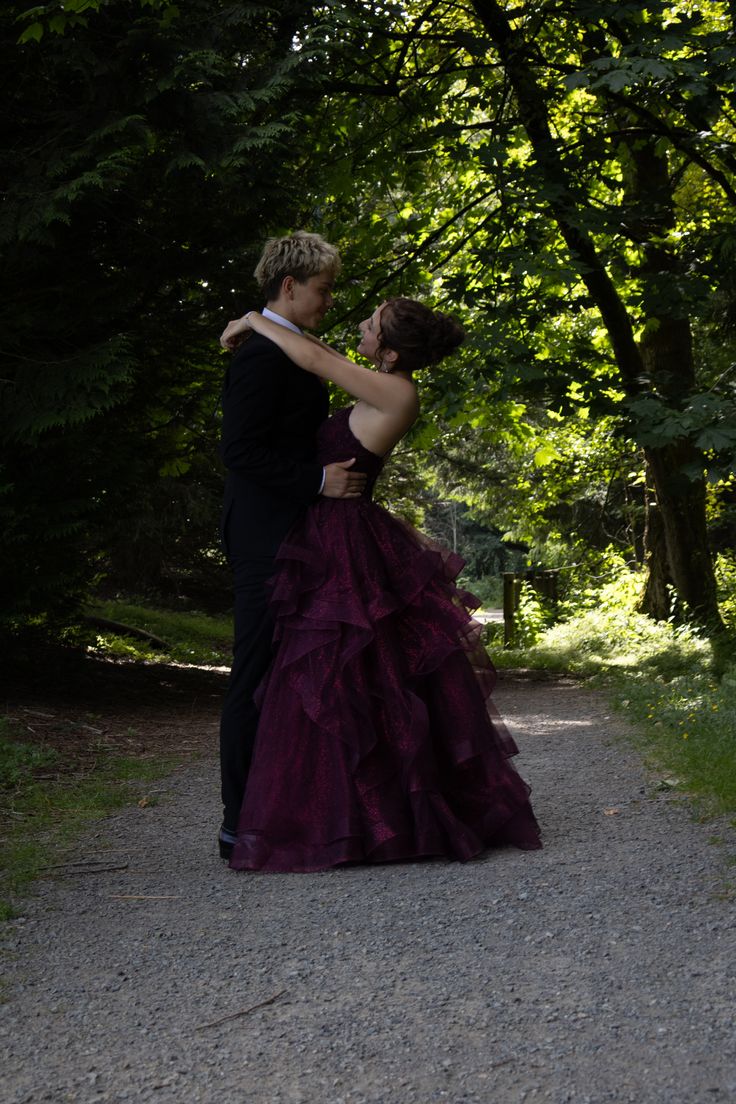 Vintage Burgundy Spaghetti Strap A-Line Multi-Layer Sequin Tulle Long Prom Dress Evening Dress