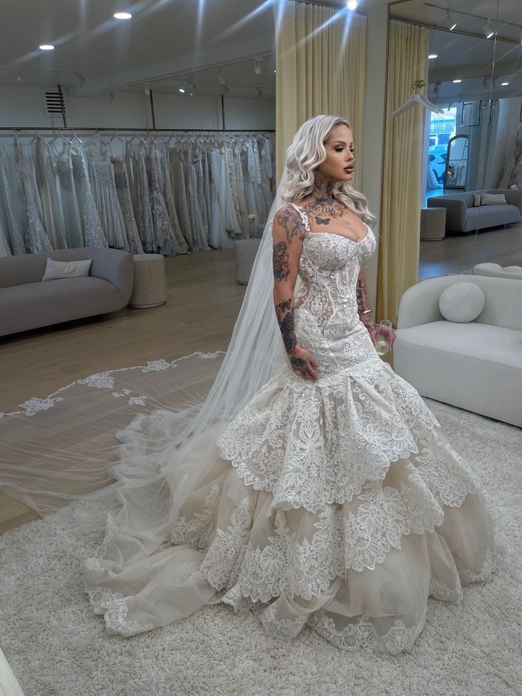 Gorgeous Ivory Lace Strapless Mermaid Wedding Dress with Layered Organza Train
