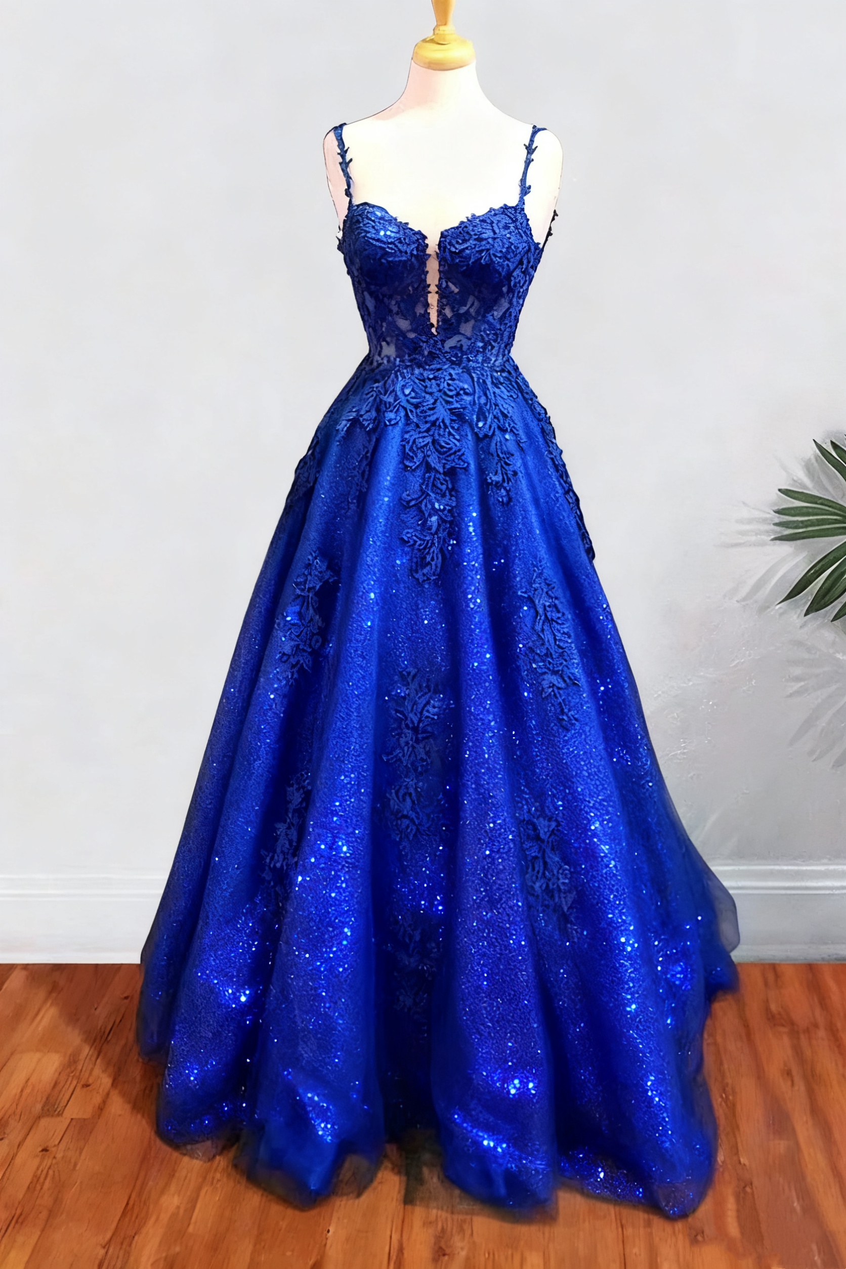 A-line Spaghetti Straps Long/Floor-Length Tulle Prom Dress With Beading Glitter Appliqued