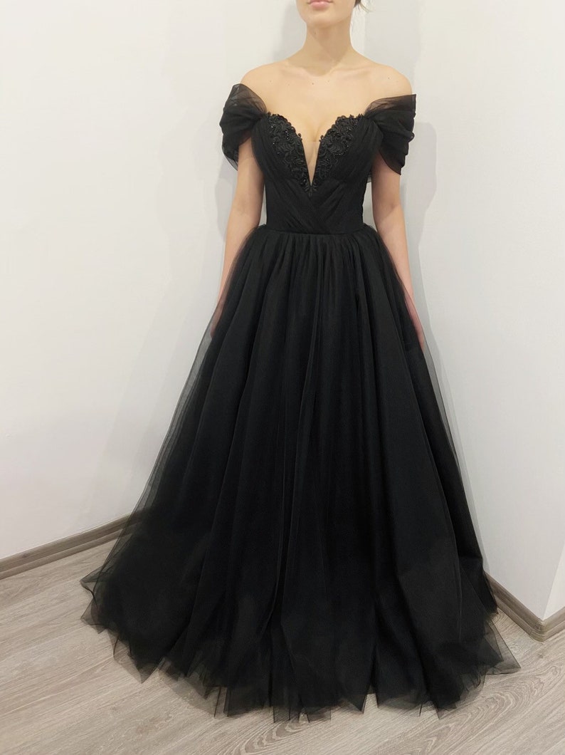 Black gothic tulle embroidery lace corset wedding gown, convertible dress with long sleeves, alternative prom dress