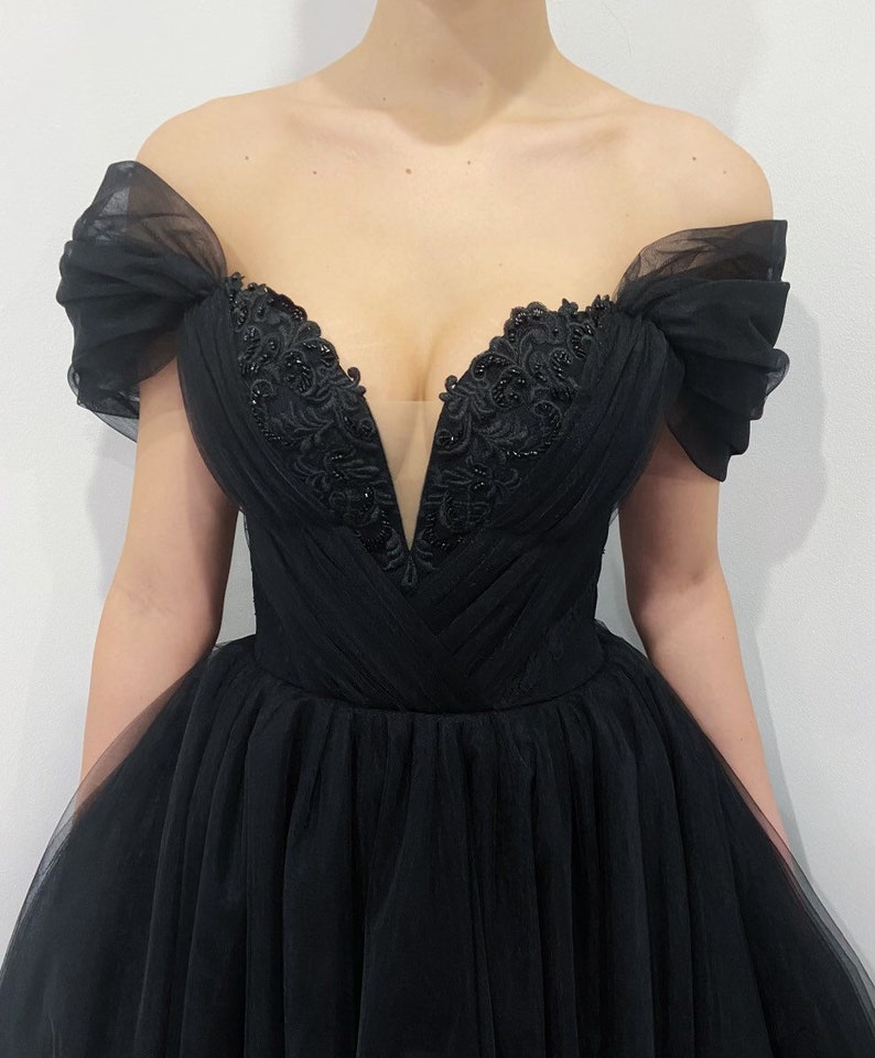 Black gothic tulle embroidery lace corset wedding gown, convertible dress with long sleeves, alternative prom dress