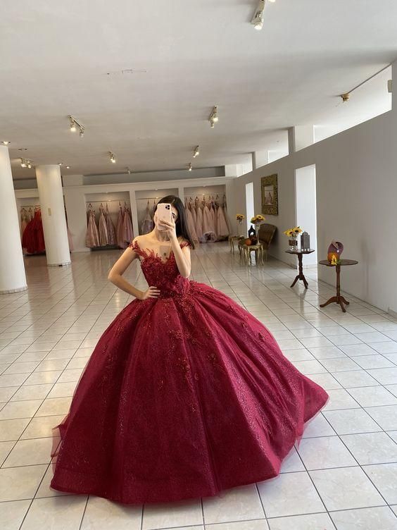 Burgundy long A line Ball Gown Sewwt 16 Dress