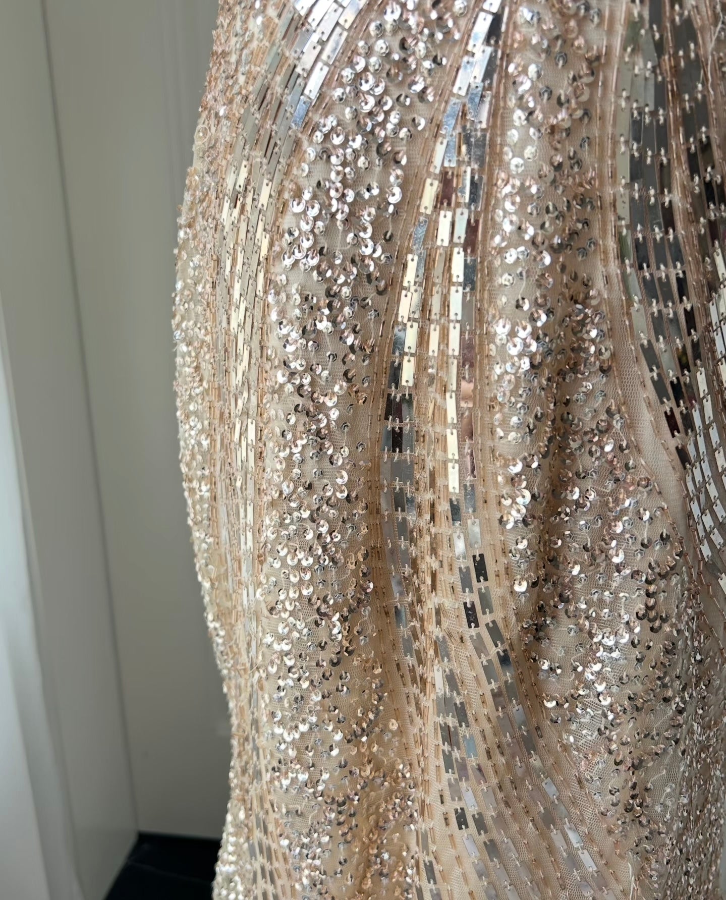 Luxurious Gold V-neck Mermaid Sequined Long Prom Dress Evening Dress