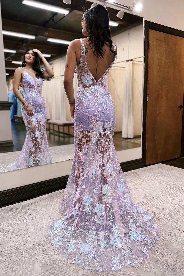 Charming Deep V-Neck Lace Appliques Mermaid Sleeveless Prom Formal Dress