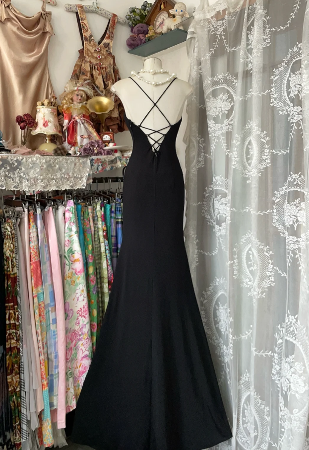 Retro Spaghetti Straps Satin Beaded Mermaid Evening Dress Black Slit Long Party Dress