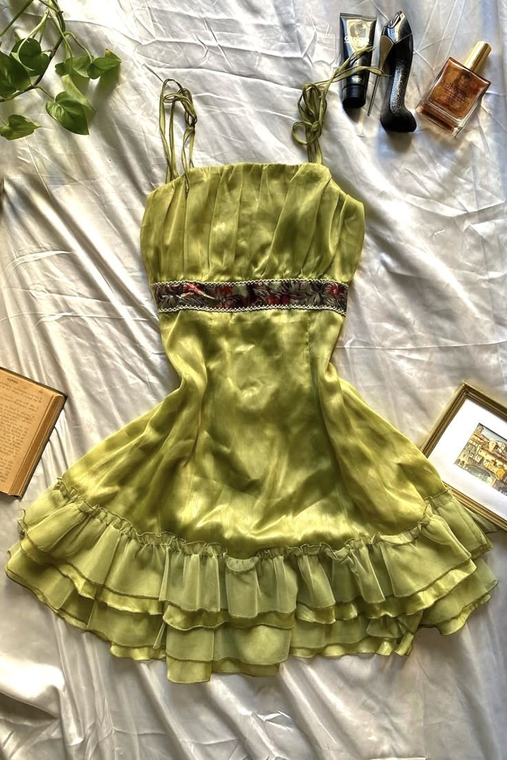 Vintage Olive Green Spaghetti Straps Satin Formal Graduation Homecoming Dress Short Birthday Outfits