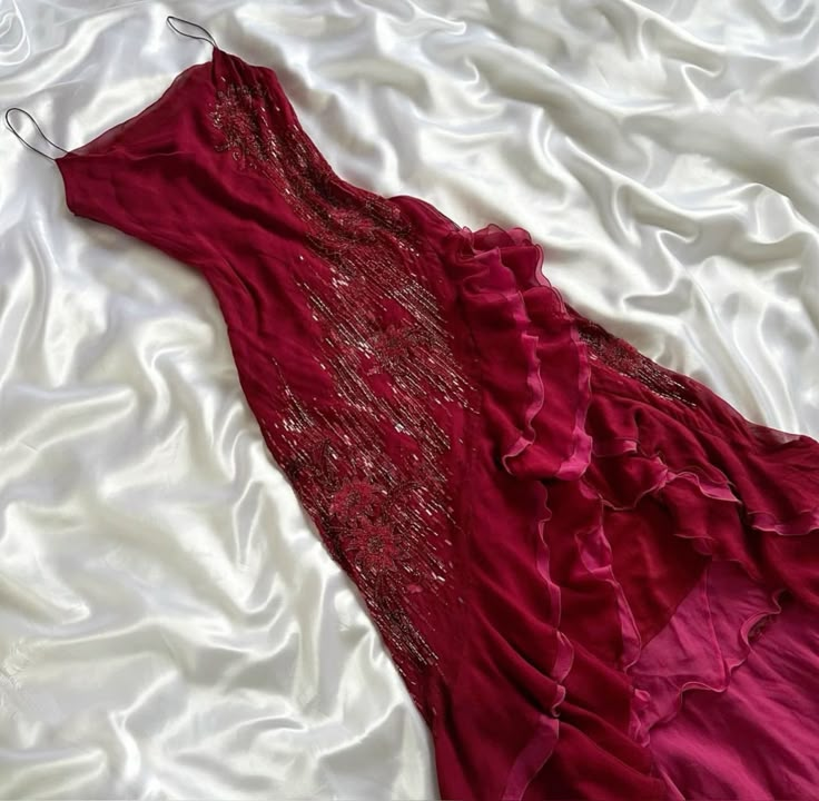 Pretty Burgundy Spaghetti Straps Chiffon Sequin Beaded Ruffle Mermaid Evening Dress Long Party Gown